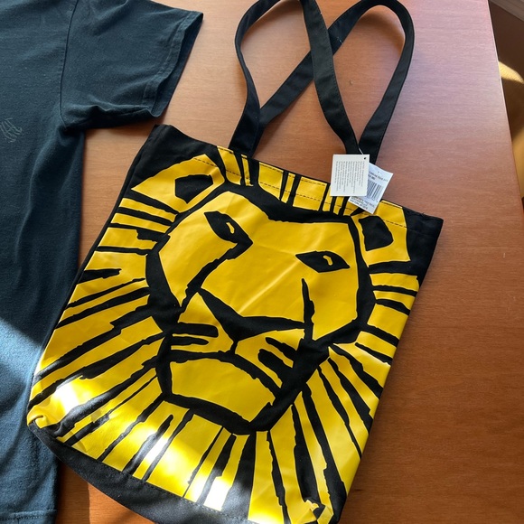 Lion King Character NEW tote bag and gently used kids T shirt size M - Picture 4 of 6